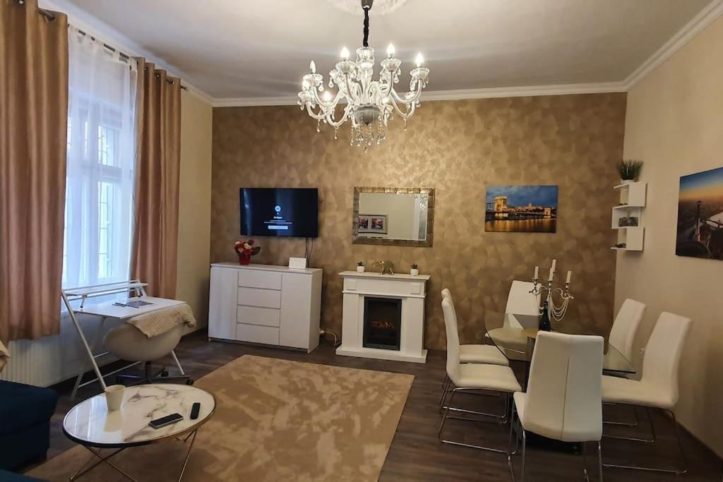 Buda Center Apartment Budapest Luaran gambar