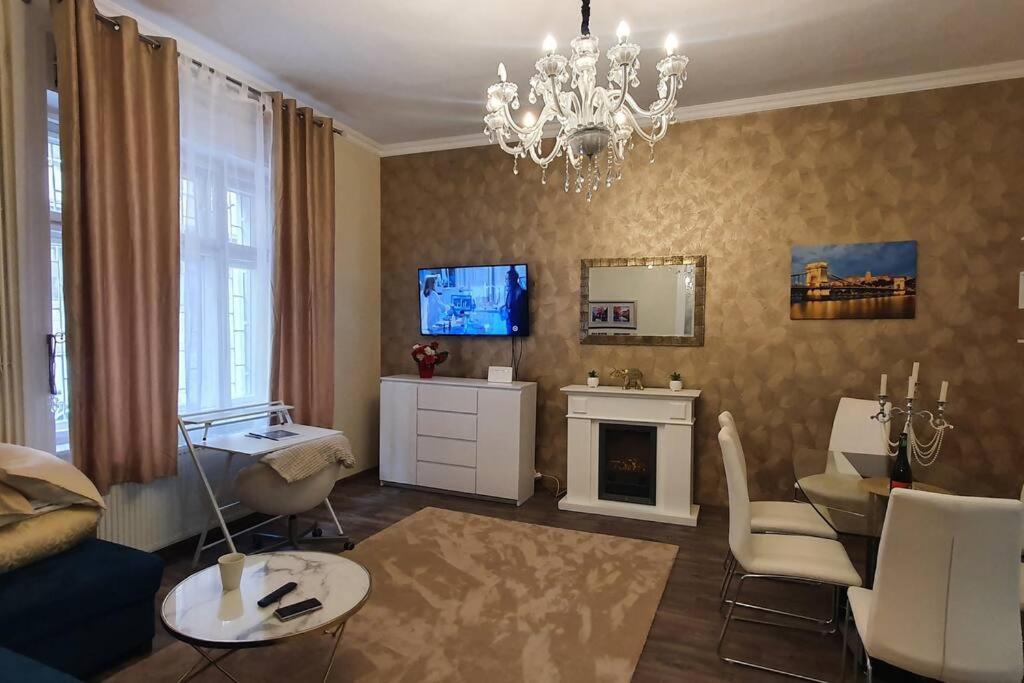Buda Center Apartment Budapest Luaran gambar