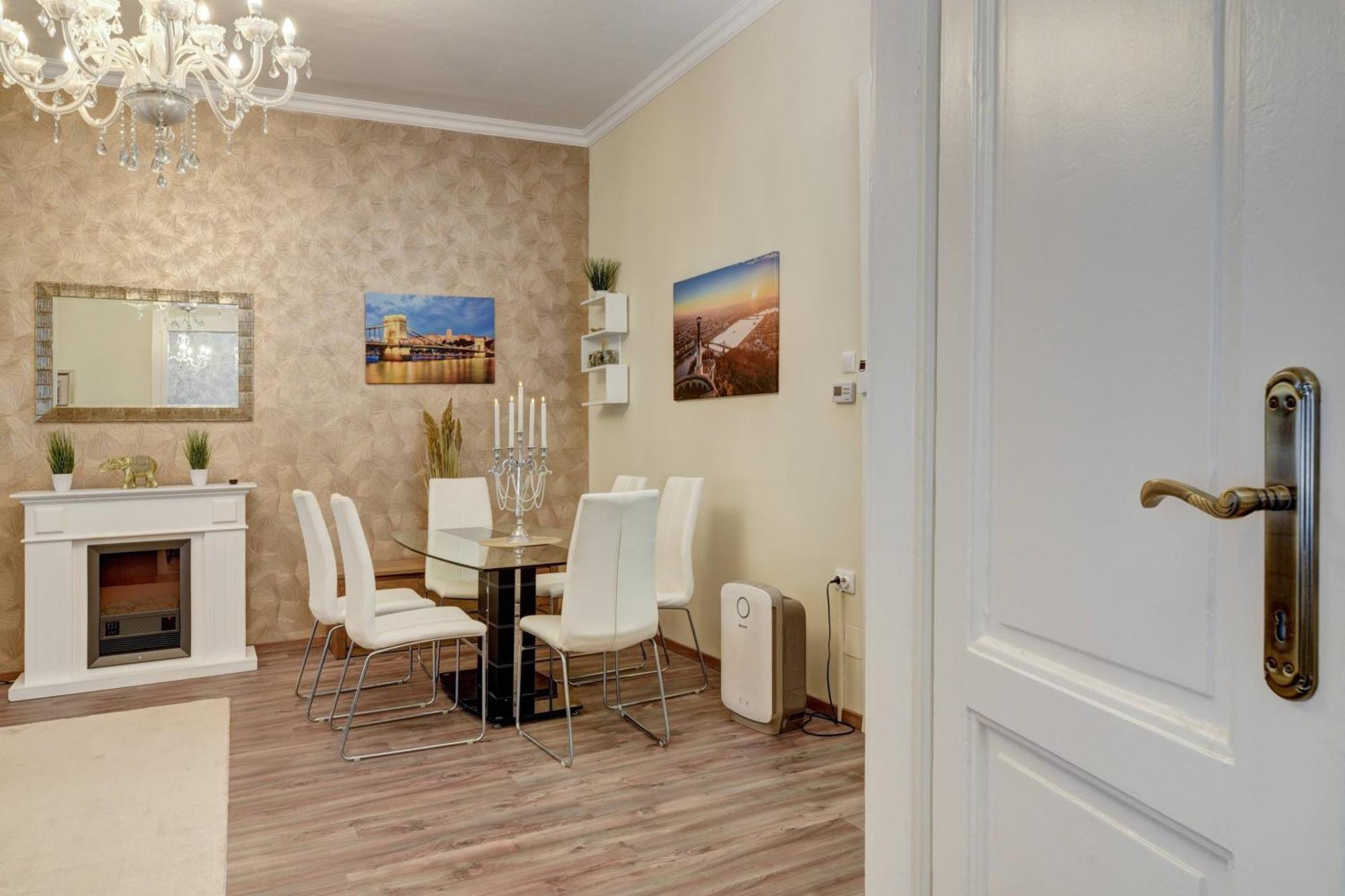 Buda Center Apartment Budapest Luaran gambar