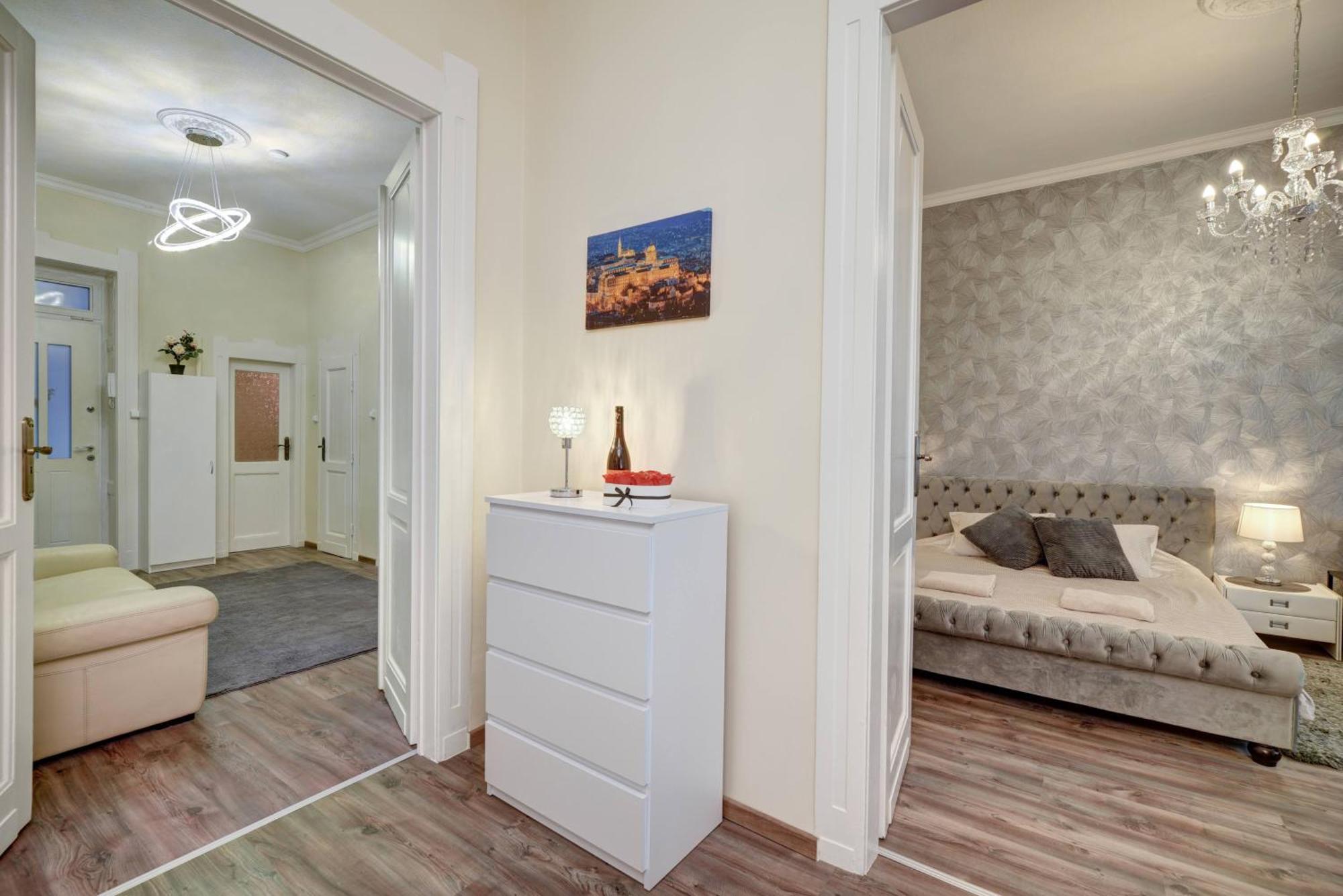 Buda Center Apartment Budapest Luaran gambar